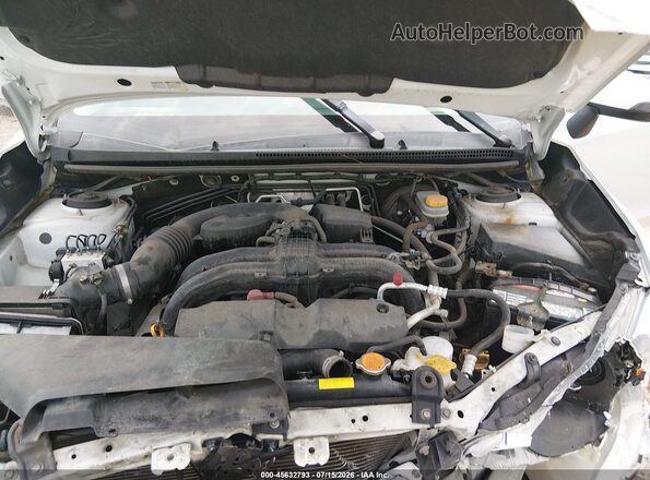 JF2GPALC8GH311033 2016 SUBARU CROSSTREK White Вид ззаду