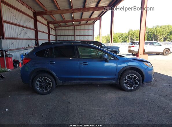 JF2GPANC1HH243401 2017 SUBARU CROSSTREK Blue უკანა სალონის ხედი