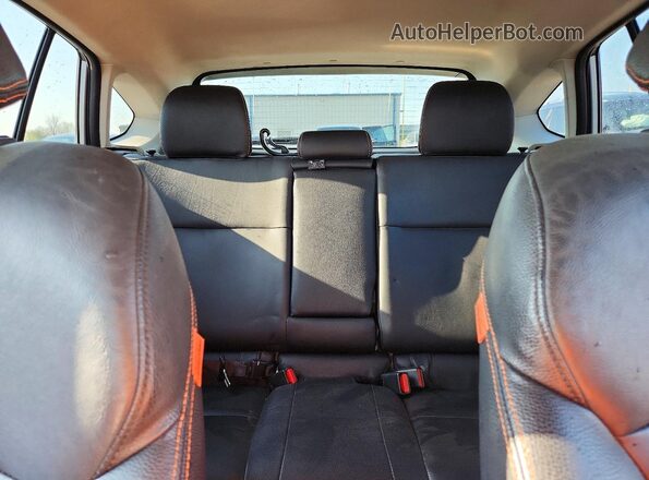 JF2GPBLC3GH260417 2016 SUBARU CROSSTREK Silver Widok tylnych siedzeń