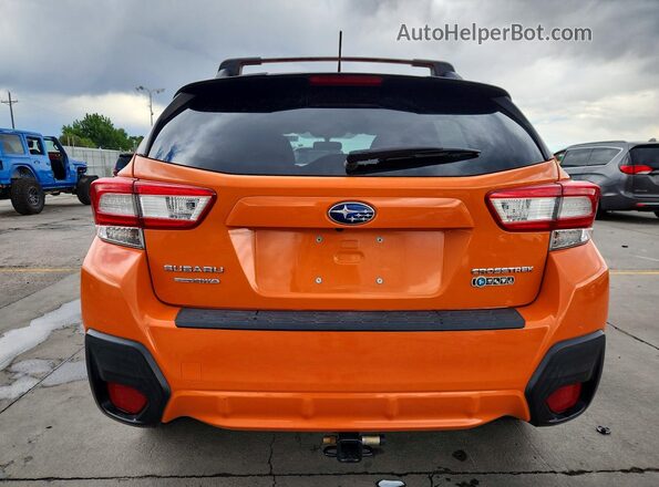 JF2GTAAC4JH212490 2018 SUBARU CROSSTREK Orange Հետևի տեսք