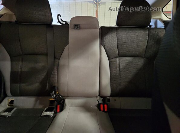 JF2GTAACXJH244862 2018 SUBARU CROSSTREK Orange უკანა სავარძლების ხედი