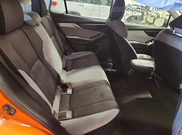 JF2GTAACXJH244862 2018 SUBARU CROSSTREK Orange უკანა სალონის ხედი