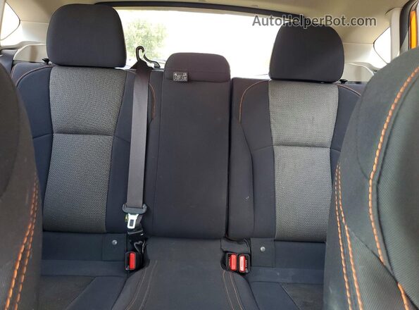 JF2GTABC0JH258073 2018 SUBARU CROSSTREK Orange Vista de los asientos traseros