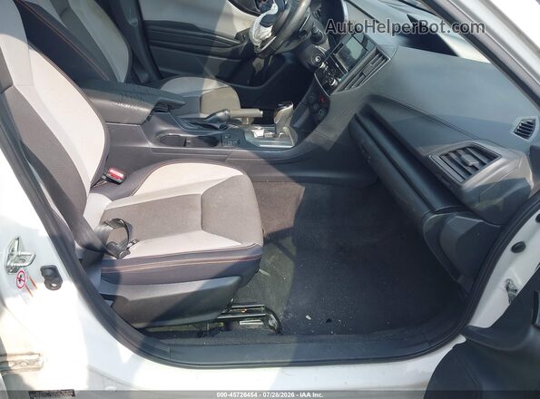 JF2GTABC3JH239713 2018 SUBARU CROSSTREK White Вид салону спереду