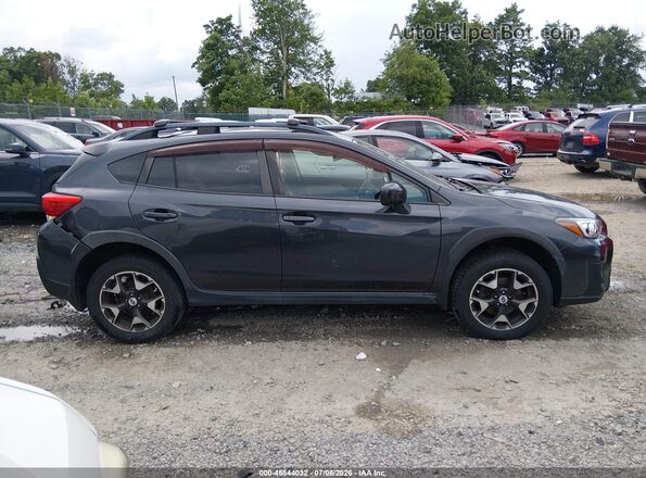 JF2GTABC3JH289088 2018 SUBARU CROSSTREK Pewter Вид задней части салона