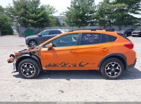 JF2GTABC3JH341061 2018 SUBARU CROSSTREK Orange 