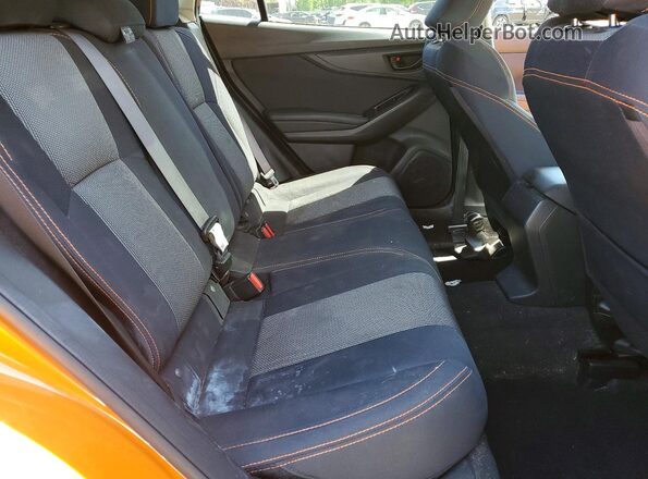 JF2GTABC4JH225304 2018 SUBARU CROSSTREK Orange Հետևի նստատեղերի տեսք
