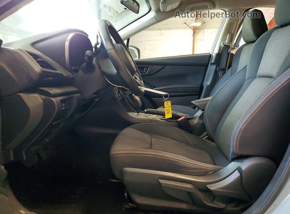 JF2GTABC4JH251885 2018 SUBARU CROSSTREK Серый Вид салона спереди