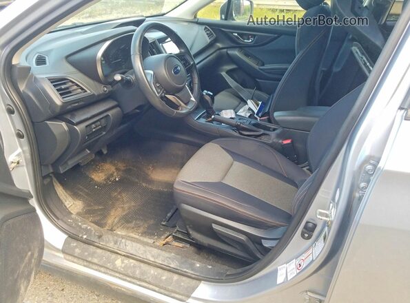 JF2GTABC4JH318744 2018 SUBARU CROSSTREK Серебряный Вид салона спереди