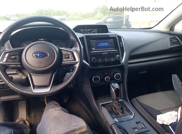 JF2GTABC4JH318744 2018 SUBARU CROSSTREK Серебряный Вид панели приборов