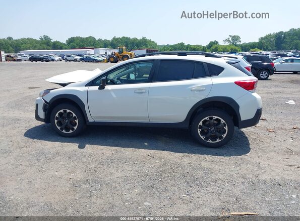 JF2GTABC4NH202692 2022 SUBARU CROSSTREK White 360 interior view