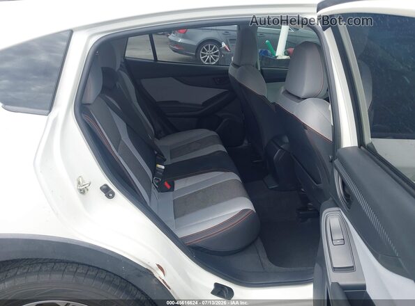 JF2GTABC5J9250058 2018 SUBARU CROSSTREK White Вид наклейки з VIN-кодом