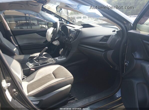 JF2GTABC7JH268244 2018 SUBARU CROSSTREK Gray წინა სალონის ხედი