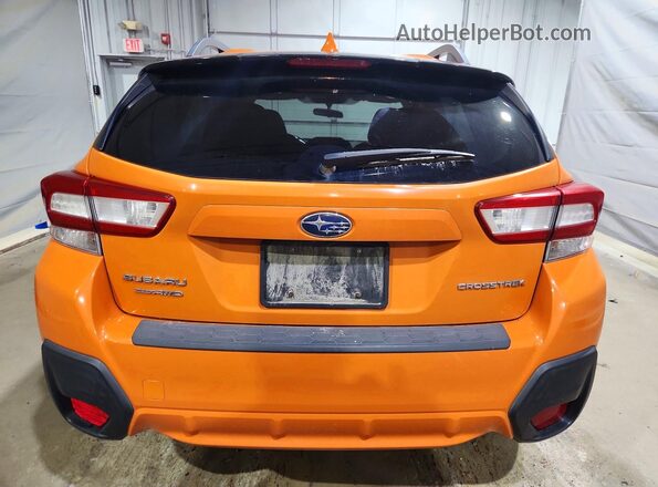 JF2GTABC8JH298157 2018 SUBARU CROSSTREK Orange Հետևի տեսք
