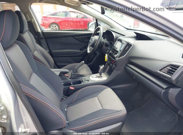JF2GTACC2K8216424 2019 SUBARU CROSSTREK Silver Front interior view