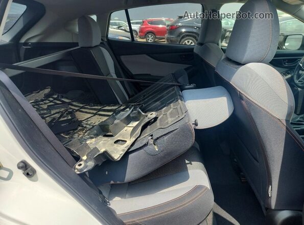 JF2GTACC6KH276755 2019 SUBARU CROSSTREK White Հետևի նստատեղերի տեսք
