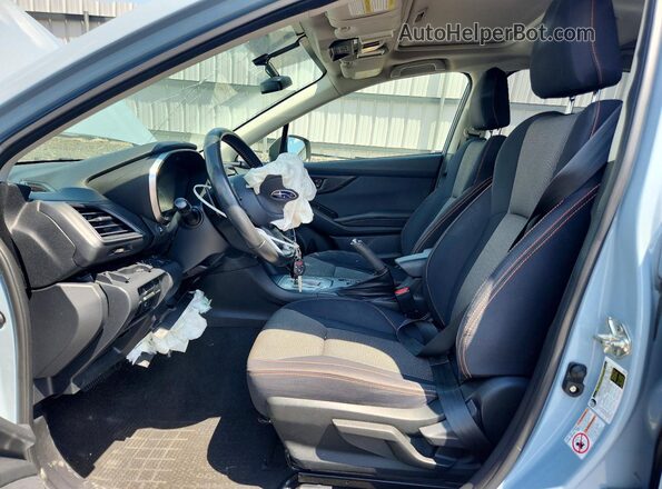 JF2GTACC8JH267652 2018 SUBARU CROSSTREK Blue Vista interior delantera