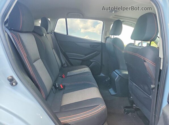 JF2GTACC8JH267652 2018 SUBARU CROSSTREK Blue Vista interior trasera