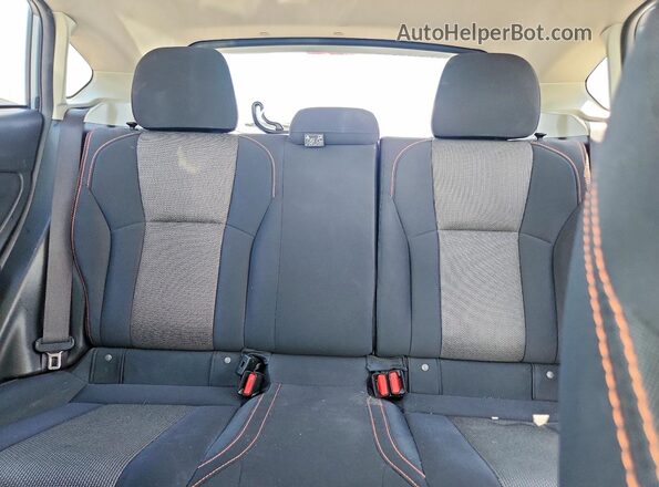 JF2GTACC8JH267652 2018 SUBARU CROSSTREK Blue Vista de los asientos traseros