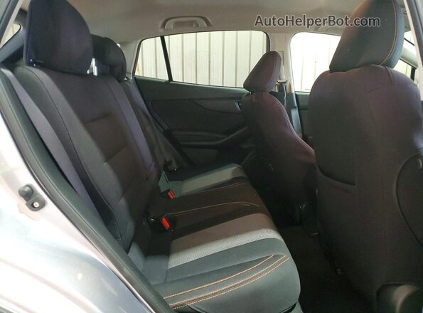 JF2GTACC8K8348135 2019 SUBARU CROSSTREK Silver Vista interior trasera