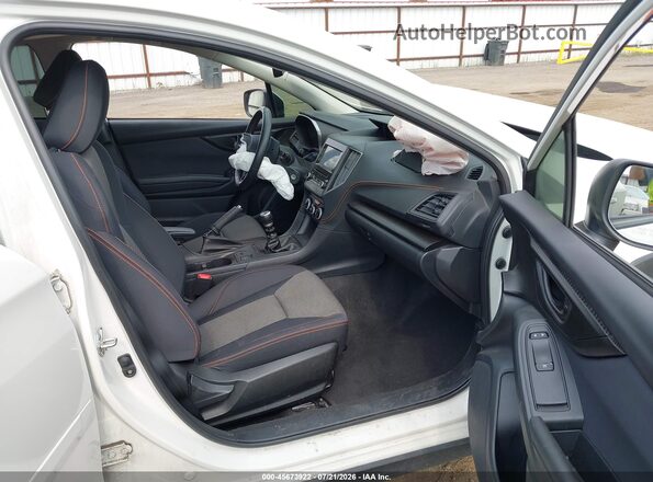 JF2GTACC8N9218709 2022 SUBARU CROSSTREK White Vista interior delantera