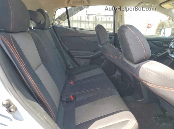 JF2GTACC9N9218685 2022 SUBARU CROSSTREK Blue Rear interior view
