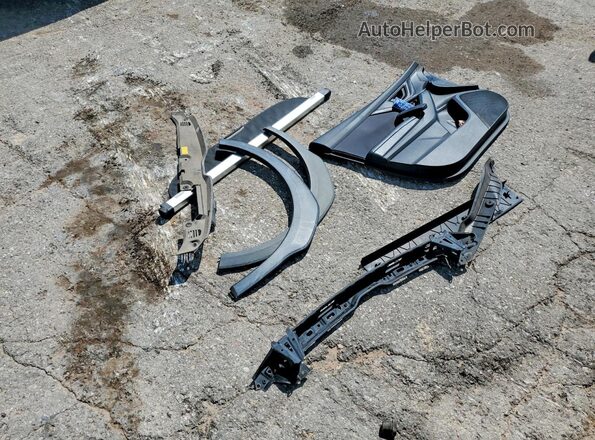 JF2GTADC3JH313340 2018 SUBARU CROSSTREK Gray Vista de la etiqueta del VIN
