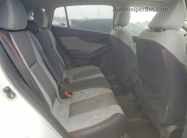 JF2GTADC6J8257376 2018 SUBARU CROSSTREK Белый Вид задней части салона