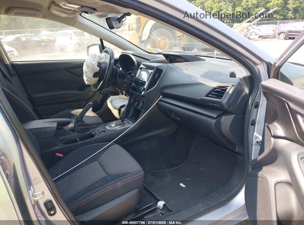 JF2GTADC8JH222015 2018 SUBARU CROSSTREK Silver Вид салону спереду