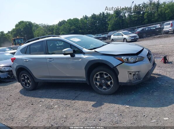 JF2GTADC8JH222015 2018 SUBARU CROSSTREK Silver Вид задньої частини салону