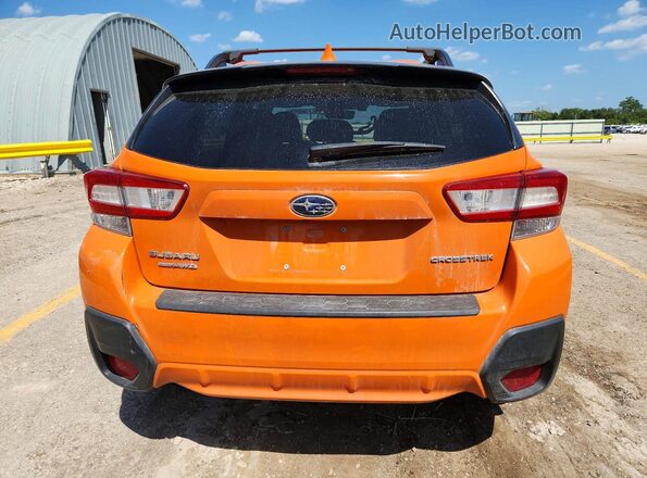 JF2GTADC9JH229233 2018 SUBARU CROSSTREK Оранжевый Вид сзади