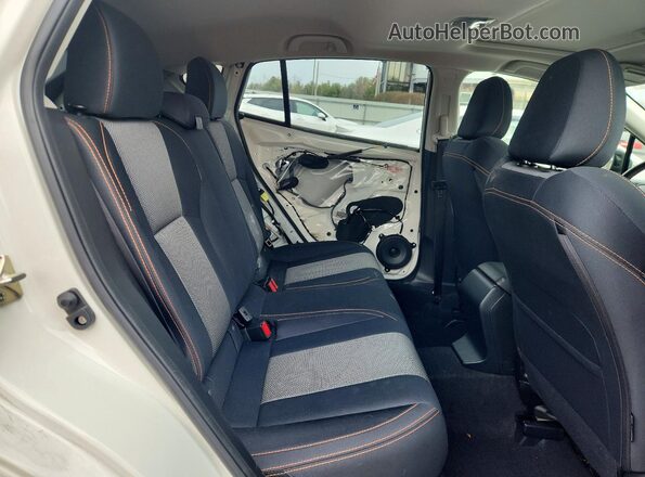 JF2GTAEC0N8216097 2022 SUBARU CROSSTREK White Rear interior view