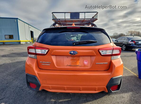 JF2GTAEC8KH367393 2019 SUBARU CROSSTREK Orange Rear view