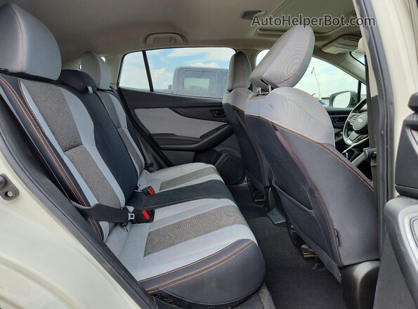 JF2GTAEC8M8240694 2021 SUBARU CROSSTREK White Widok wnętrza z tyłu