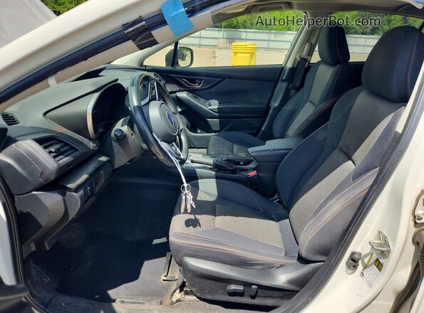 JF2GTAECXM8304735 2021 SUBARU CROSSTREK Белый Вид салона спереди