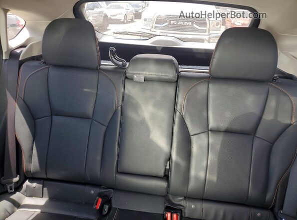 JF2GTAJC1JH313843 2018 SUBARU CROSSTREK Gray Rear seats view