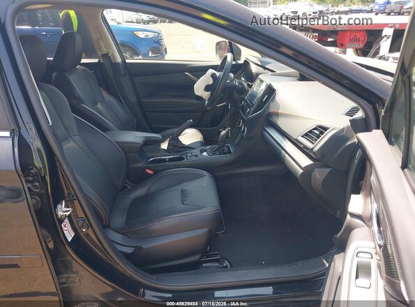 JF2GTAMC2J8273347 2018 SUBARU CROSSTREK Черный Вид салона спереди