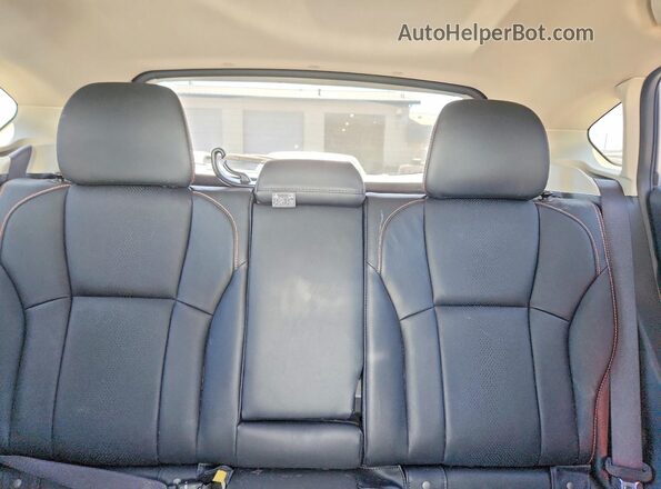 JF2GTAMC3J8262552 2018 SUBARU CROSSTREK Silver Vista de los asientos traseros