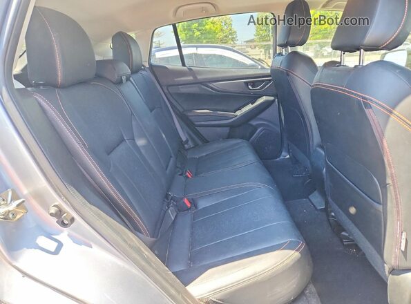 JF2GTAMC3J8262552 2018 SUBARU CROSSTREK Silver Vista interior trasera