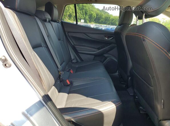 JF2GTAMC4JH222156 2018 SUBARU CROSSTREK Silver Widok tylnych siedzeń