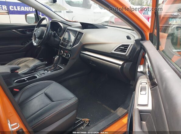 JF2GTAMC4JH294829 2018 SUBARU CROSSTREK Orange Front interior view
