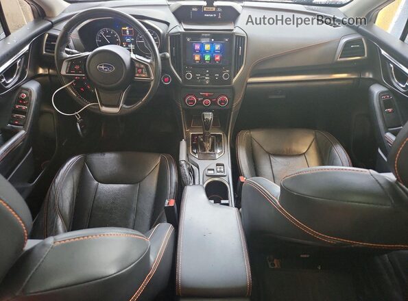 JF2GTAMC9J8332040 2018 SUBARU CROSSTREK Orange Dashboard view