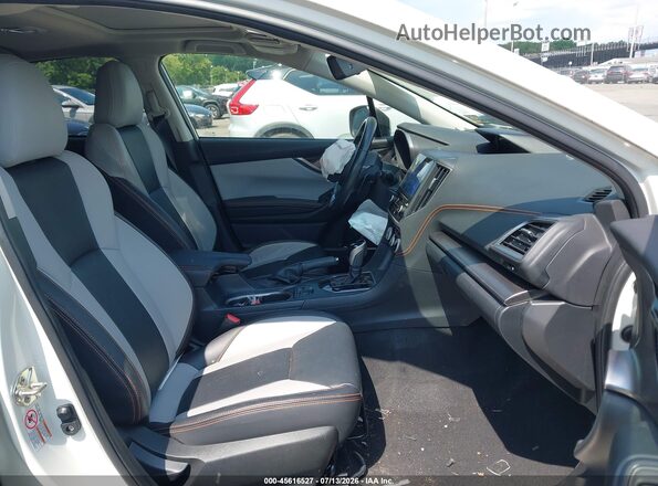 JF2GTANC7L8221794 2020 SUBARU CROSSTREK White Front interior view