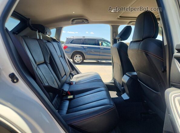 JF2GTANC8LH275573 2020 SUBARU CROSSTREK White Вид задніх сидінь