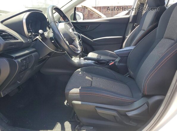 JF2GTAPC0M8226608 2021 SUBARU CROSSTREK White Front interior view