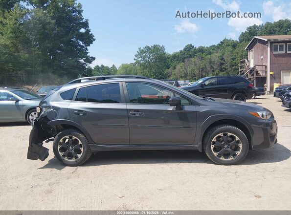 JF2GTAPC3M8677905 2021 SUBARU CROSSTREK Green Rear interior view
