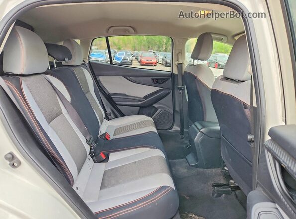 JF2GTAPC5M8668073 2021 SUBARU CROSSTREK White Widok wnętrza z tyłu