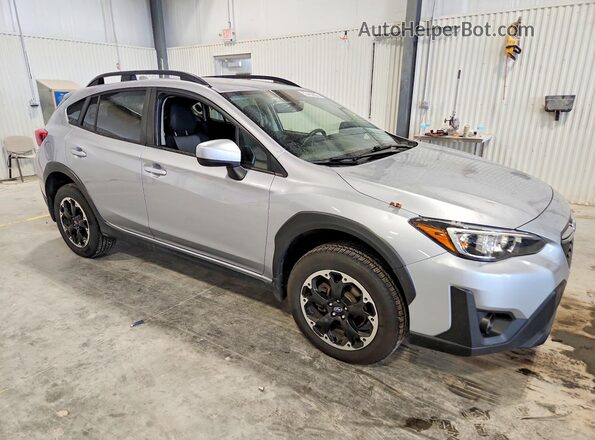 JF2GTAPC6M8305894 2021 SUBARU CROSSTREK Silver Front right