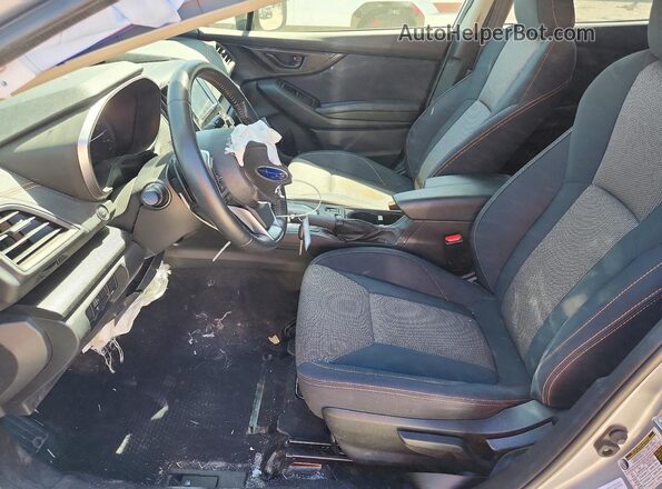JF2GTAPC8PH318845 2023 SUBARU CROSSTREK Серебряный Вид салона спереди