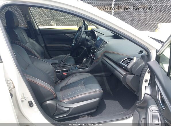 JF2GTHMC1M8234360 2021 SUBARU CROSSTREK White Front interior view